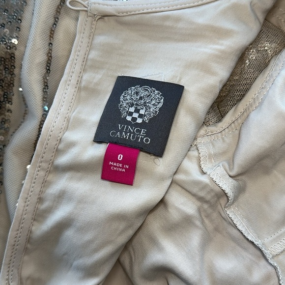 Vince Camuto Sequin Striped Dress - Gold and Cream Size 0 - Picture 16 of 17